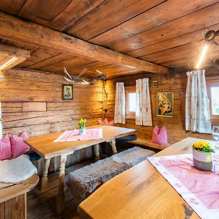 Spacious With Sauna Nyaraló Fügenberg